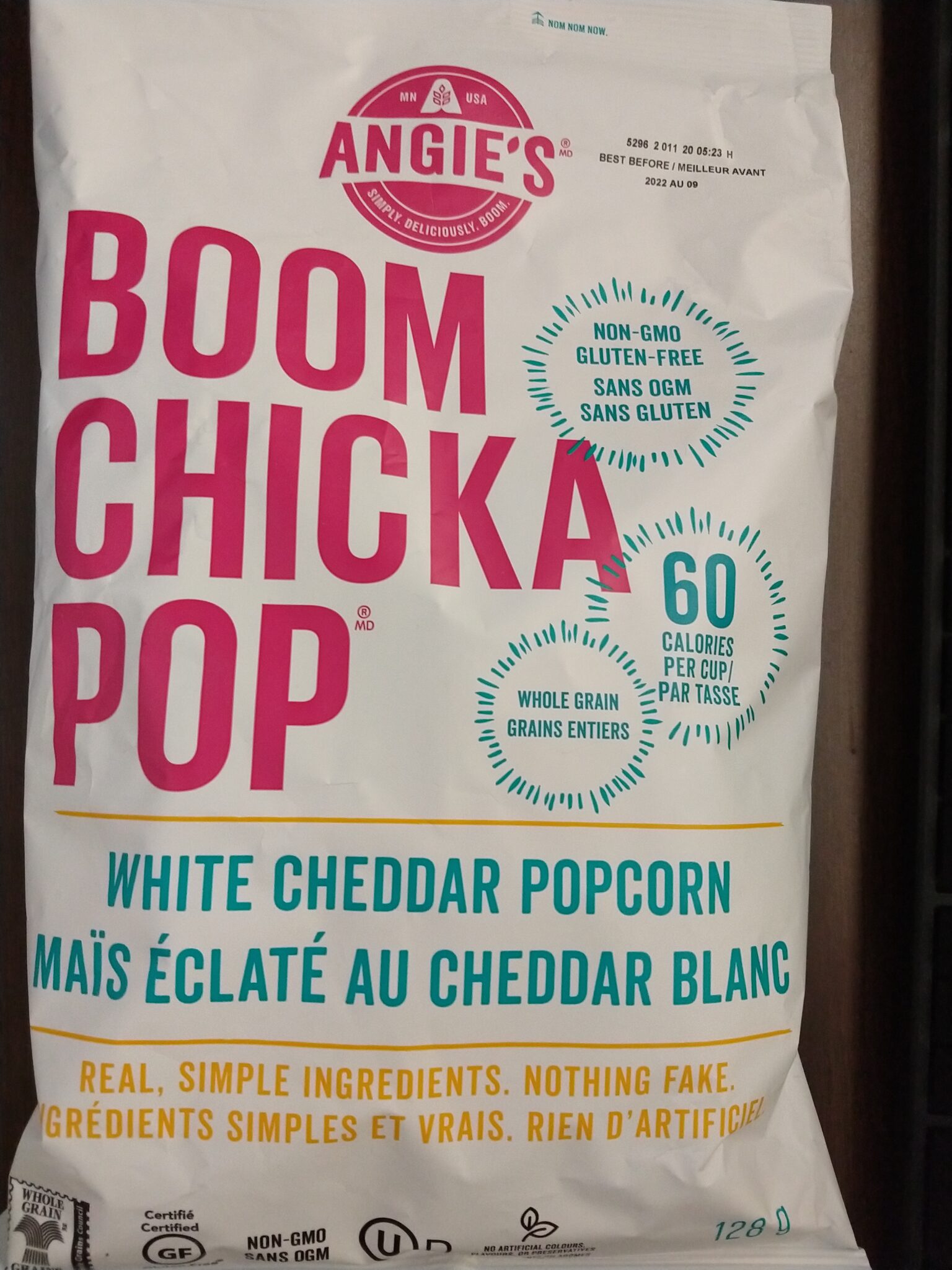 Angie’s BOOMCHICKAPOP – White Cheddar Popcorn